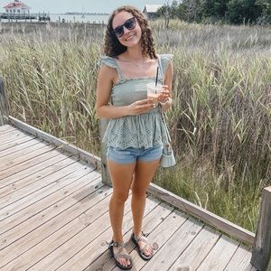 Meet your Posher, Ella